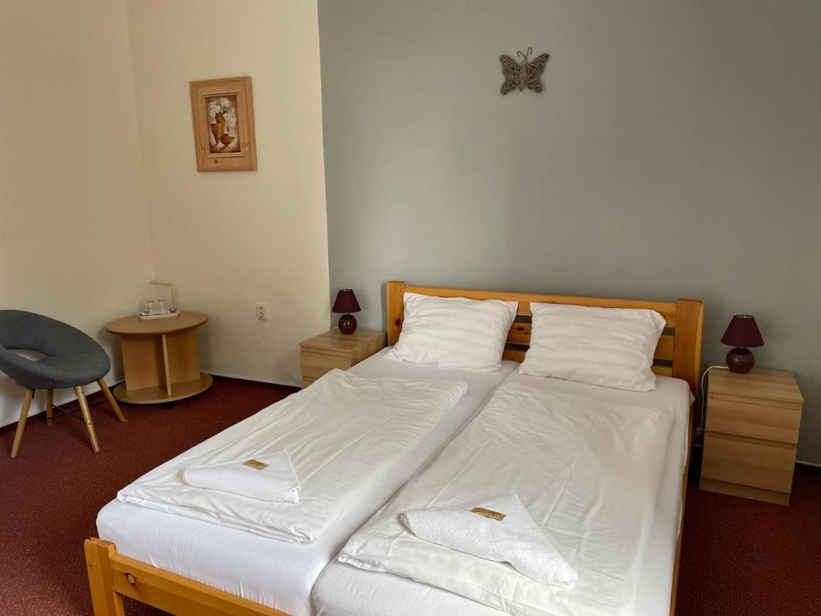 Hotel Rohanov Lhota nad Rohanovem 외부 사진